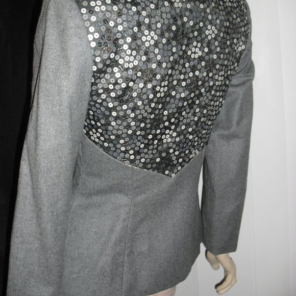 Bergdorf Goodman,Fifth Ave.,NY,,gray blazer,sequins,covered buttonspadded,UNIQUE - Picture 4 of 5